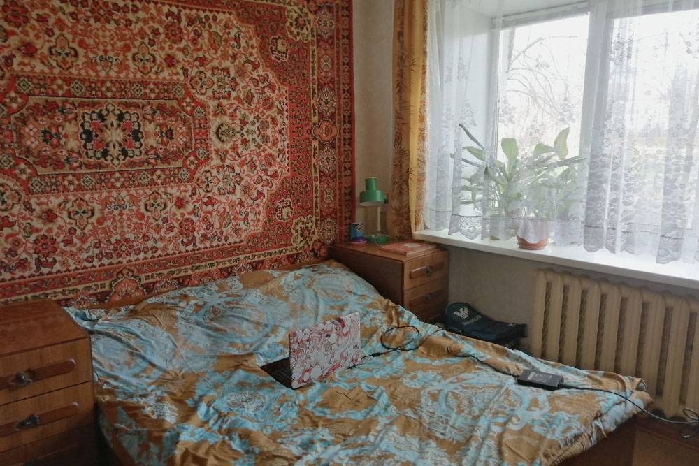 Мой досуг проходит здесь. До 2000&nbsp;года эта комната была моей, потом стала родительской спальней, затем — только маминой. Теперь мама уступила ее нам