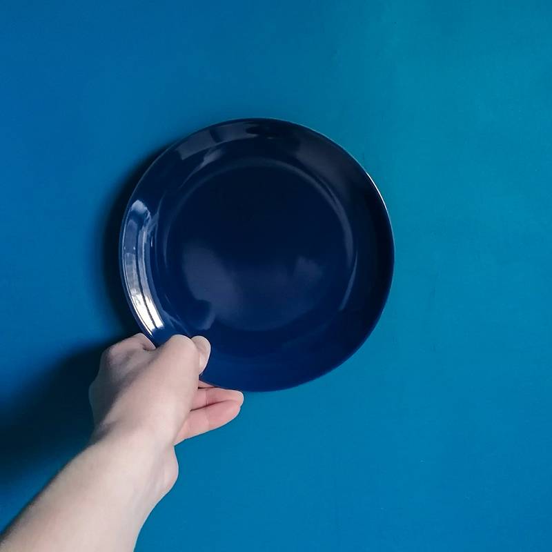 Это тарелка из&nbsp;«Икеи». Ее цветом я вдохновился, когда придумывал цвет стен