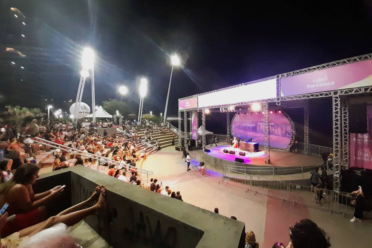 На набережной в Форталезе есть амфитеатр, где время от времени проходят концерты