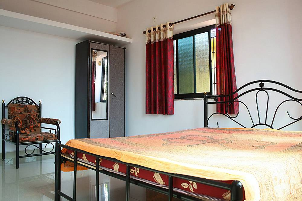 Спальня квартиры за 17 $, в которой мы жили в Гоа. Фото из группы во Вконтакте «Allo! Goa. Аренда жилья в Гоа»