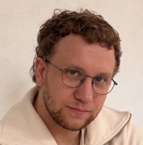 Александр Быстров