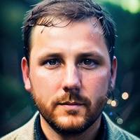 Михаил Шутов