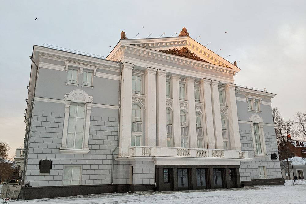 Здание Театра оперы и балета