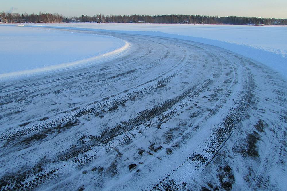 Трасса для коньков в финской деревне Сюсмя, январь 2016 года