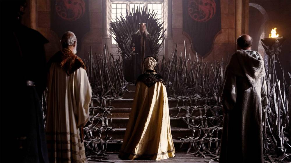 Железный трон в «Доме Дракона» состоит из большего числа клинков, чем в «Игре престолов». Источник:&nbsp;HBO