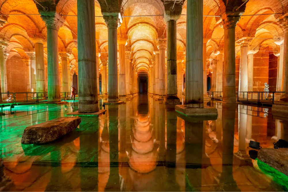 Почти дворцовые интерьеры бывшего водохранилища. Фото: Gokhan Dogan / Shutterstock