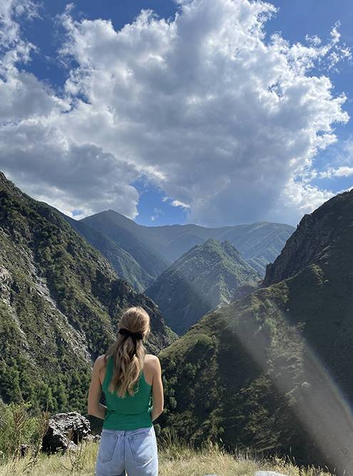 Счастье в горах скамейка