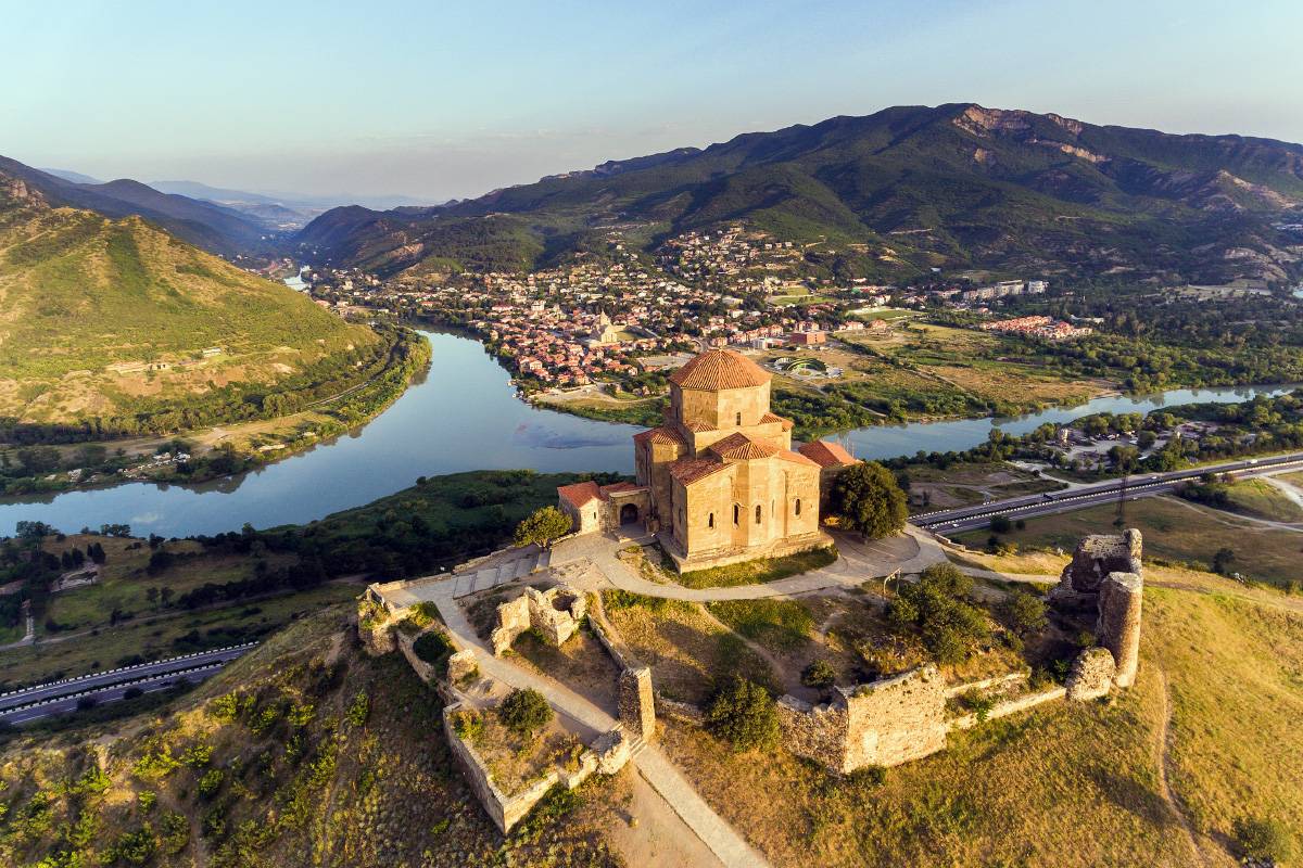 Монастырь Джвари недалеко от Мцхеты. Источник:&nbsp;UBC Stock / Shutterstock