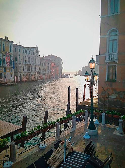 Вода присутствует в каждом пейзаже Венеции, и в этом — особое очарование города