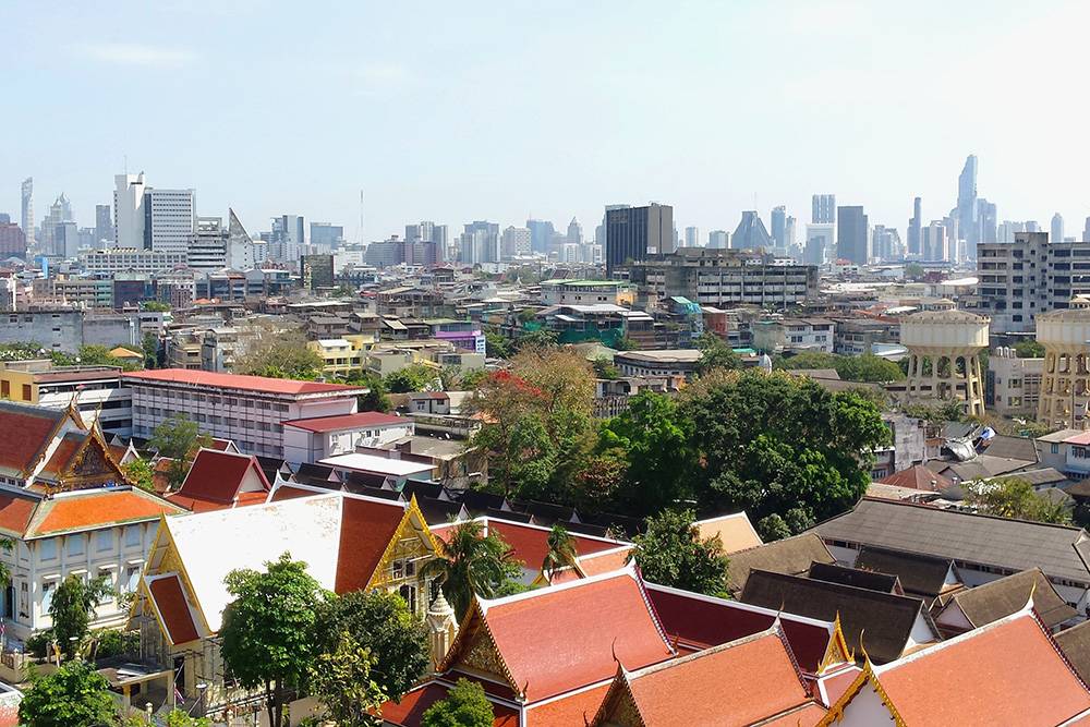 Вид с крыши тайского храма