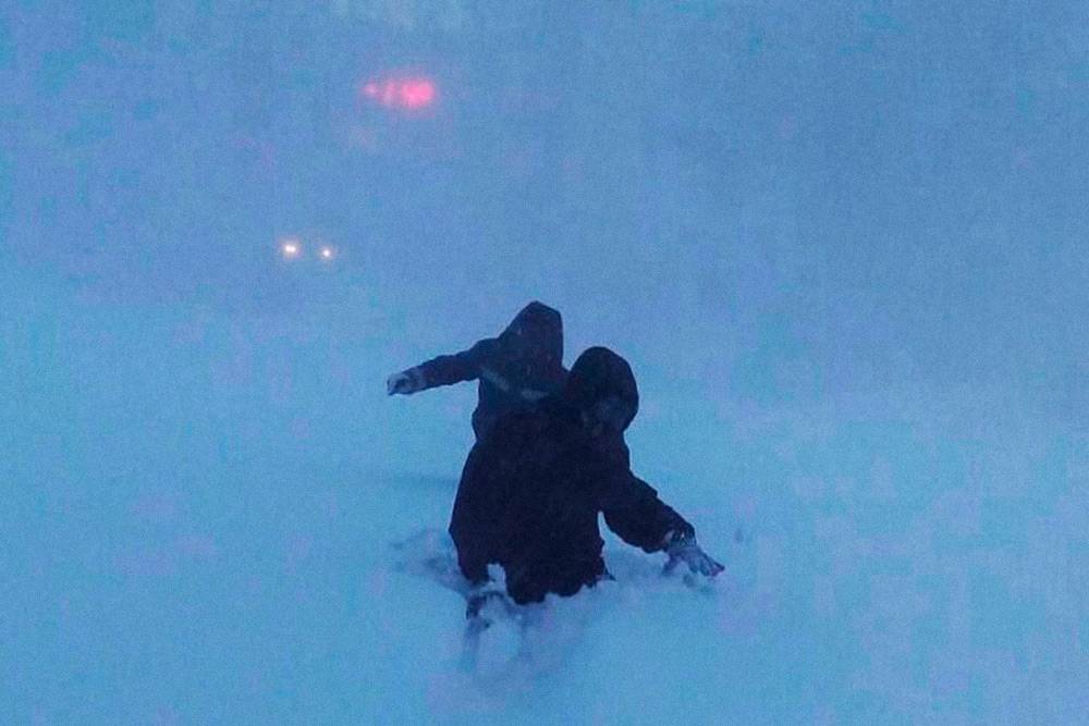 Это фото моя подруга сделала зимой 2017&nbsp;года. Это дорога от&nbsp;главного входа ТЭЦ-3 к&nbsp;КПП. Людям пришлось двое суток сидеть на&nbsp;работе из-за сильной пурги. За&nbsp;сутки намело больше метра снега