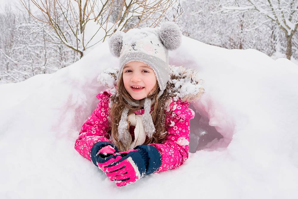 Если позволяет снежный покров, в сугробах можно строить целые лабиринты. Фото:&nbsp;nieriss&nbsp;/ Shutterstock