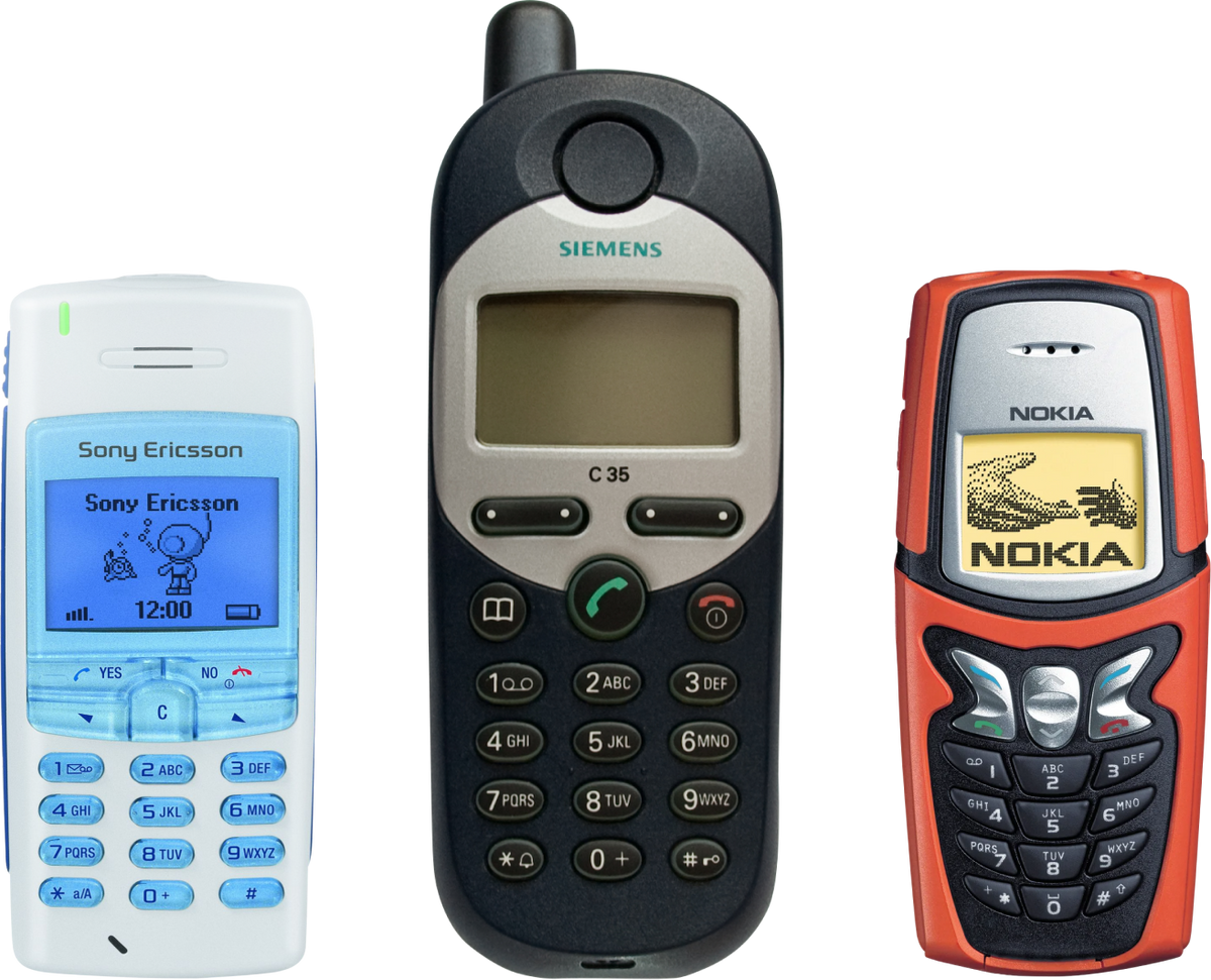 «Для звонков и смс»: вспоминаем наши первые мобильные телефоны