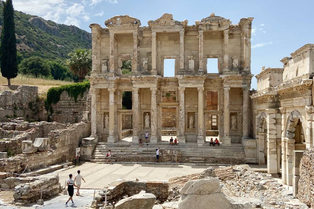 Библиотека Эфеса — жемчужина знаний Античного мира