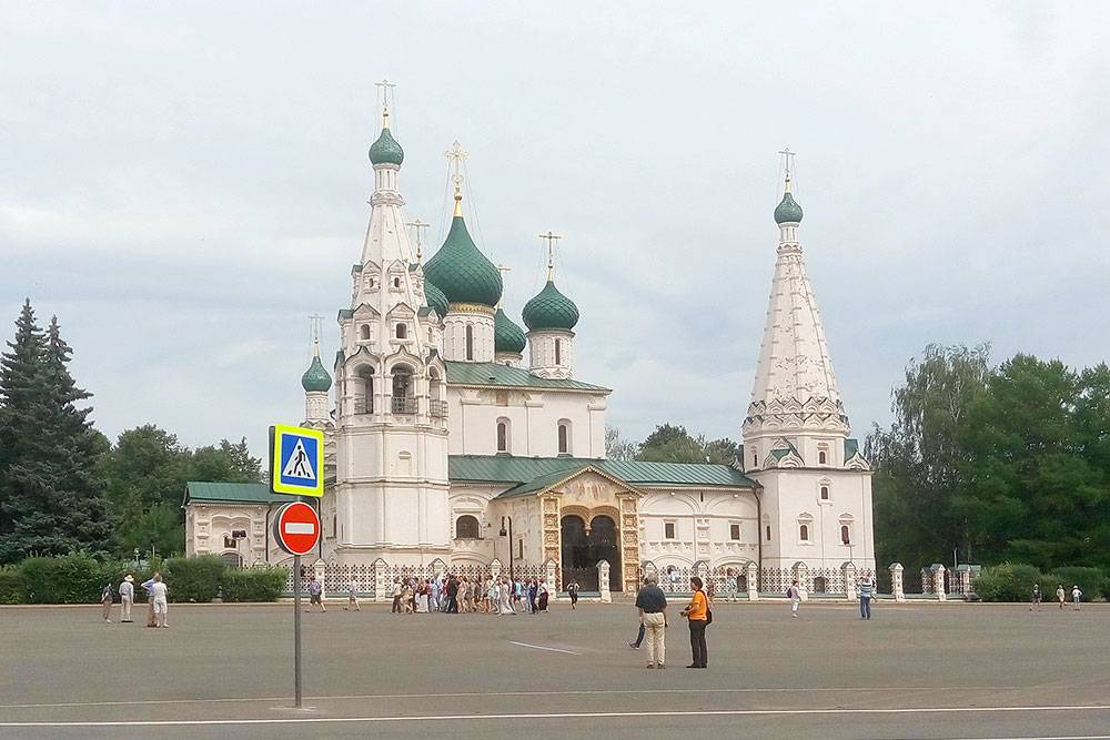 Советская площадь ярославль. Ярославль Центральная площадь. Церковь на Советской площади Ярославль. Главная площадь Ярославля.