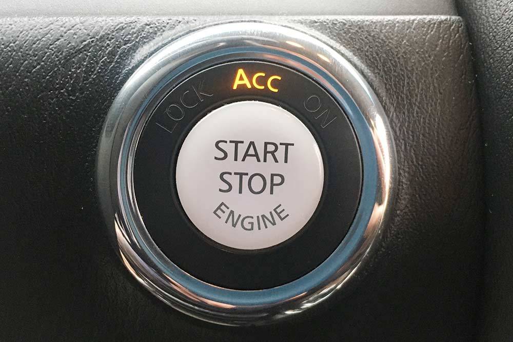 Сигнал для запуска двигателя кнопкой тоже перехватывают ретранслятором