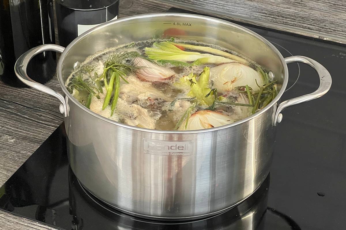 Рецепт куриного бульона в домашних условиях: пошаговый способ ...