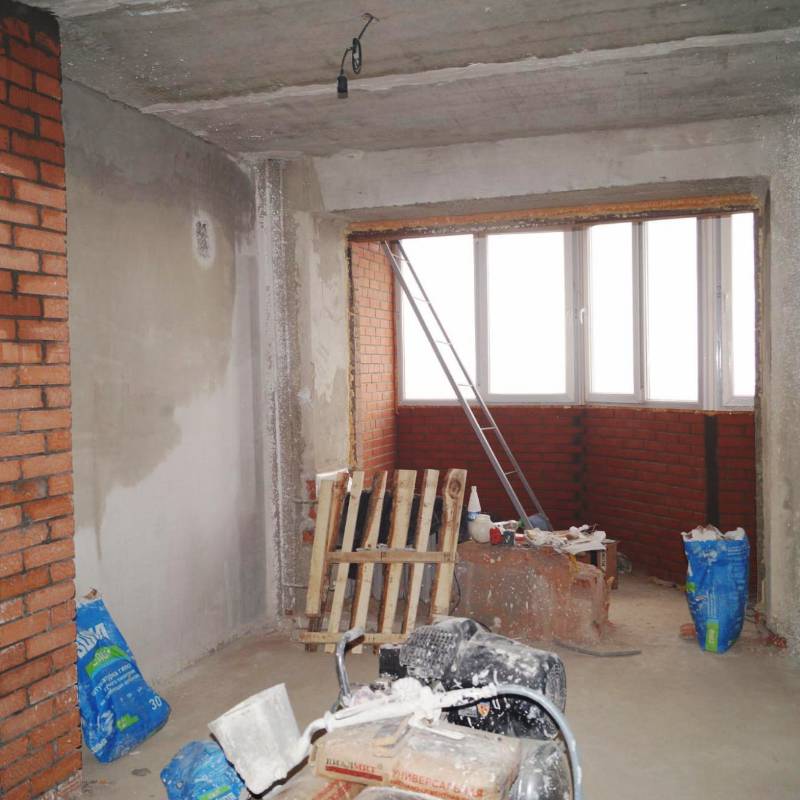 Здесь квартира в&nbsp;предчистовой отделке: большая часть стен оштукатурена и&nbsp;готова под&nbsp;финишную отделку