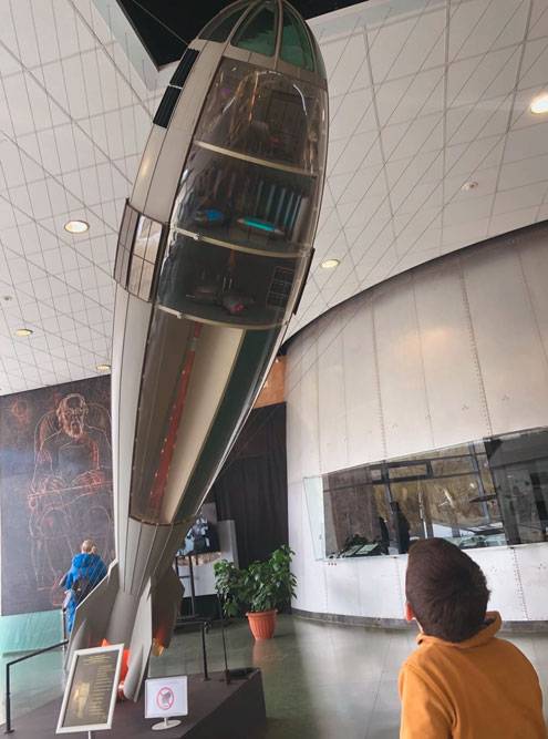 Макет пассажирской ракеты Циолковского в исторической части музея