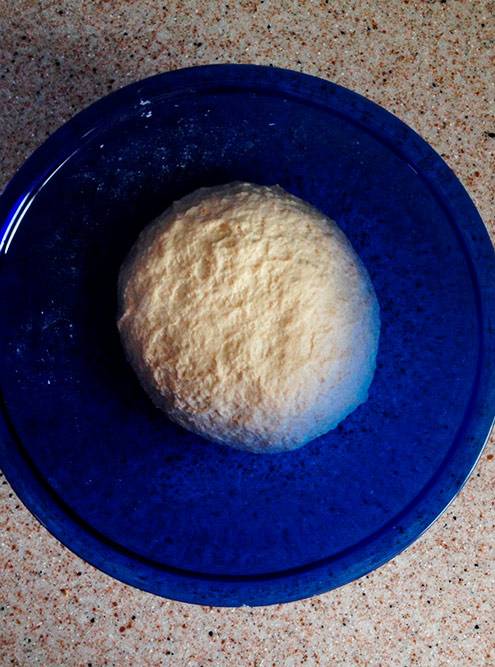 Хлебная заготовка после 45&nbsp;минут аутолиза: тесто стало более гладким. Еще более однородным оно станет после активного вымешивания