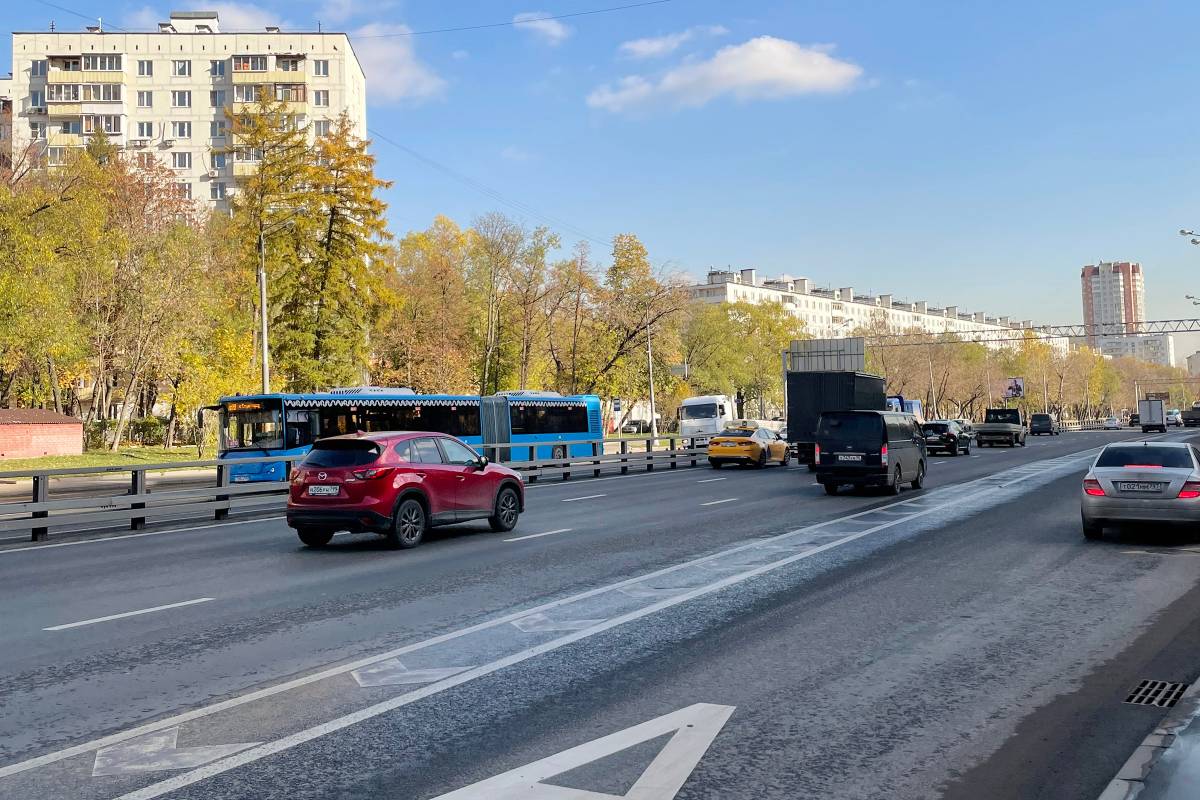 Выделенная полоса для&nbsp;общественного транспорта на Рязанском проспекте