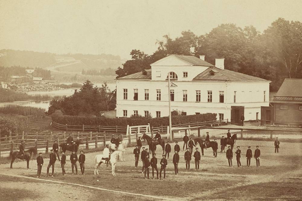 Берейторская школа в 1875—1885 годах. Источник:&nbsp;pastvu.com