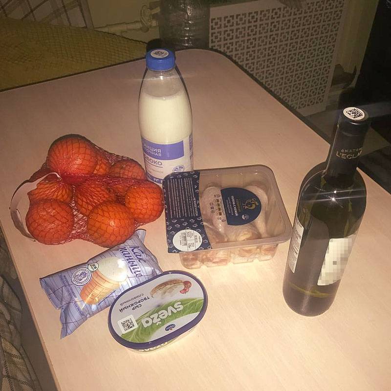 Света на кухне так&nbsp;и нет, фоткаю со вспышкой