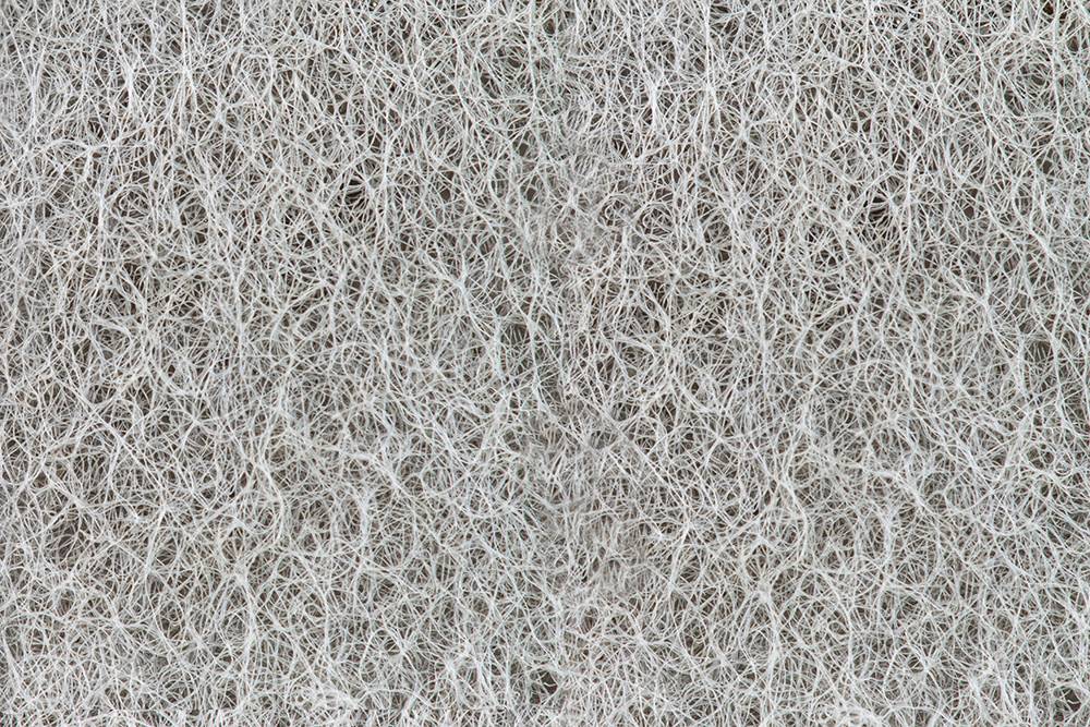 Так выглядит фрагмент салонного фильтра при&nbsp;сильном приближении. Благодаря такой структуре воздух свободно проходит через фильтр, а пыль задерживается. Фото: enterphoto&nbsp;/ Shutterstock