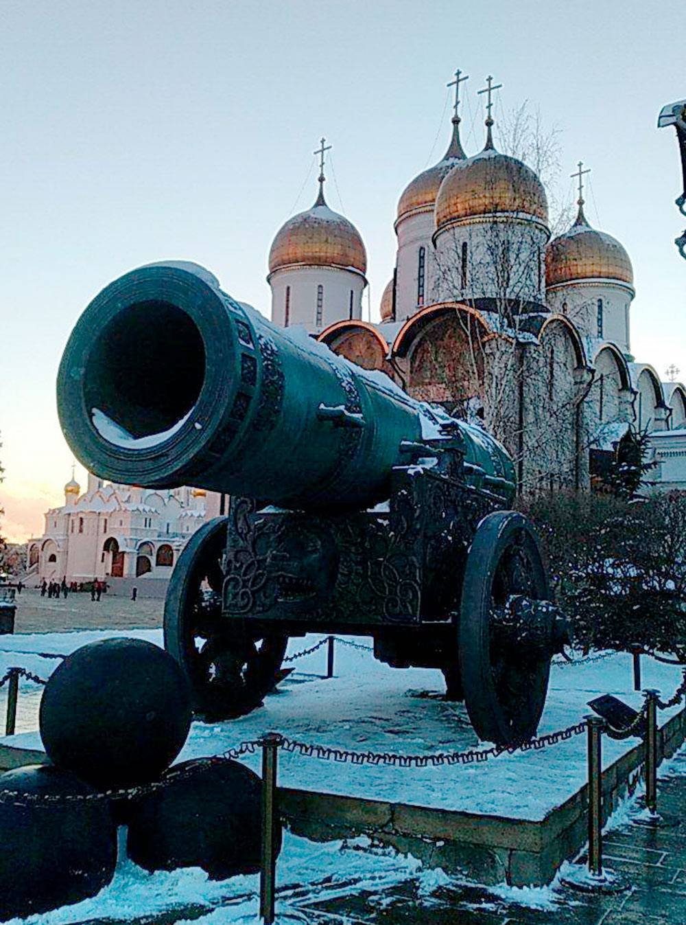 Сходить сфотографировать Царь-пушку в мороз по студенческой скидке — бесценно