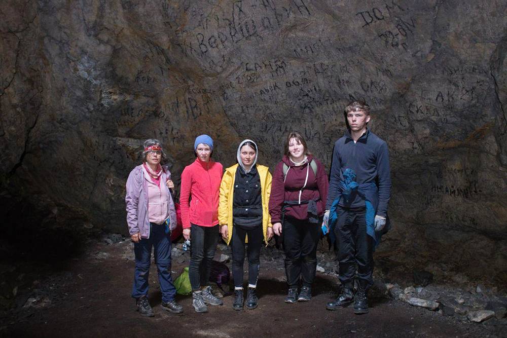 С другой группой волонтеров мы потратили выходной на мыс Кадильный и пещеру Часовня