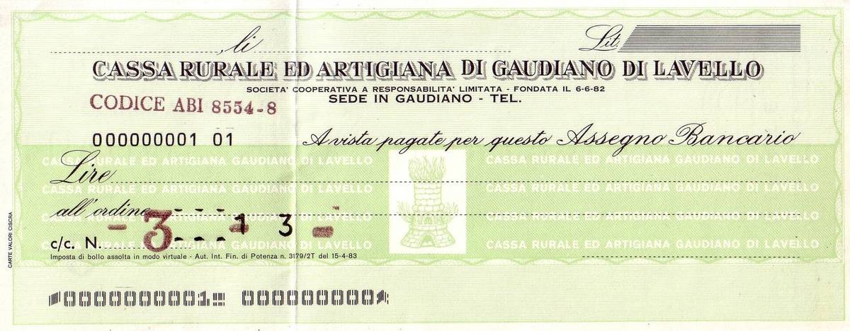 Так выглядят банковские чеки. Многие всегда носят с собой чековую книжку. Источник: Wikimedia / Nicola.abbiuso