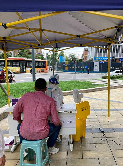 В Чэнду ПЦР-тесты делали бесплатно