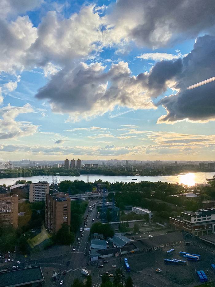 Вид из окна в штаб-квартире Тинькофф на «Водном стадионе» прекрасен в любую погоду