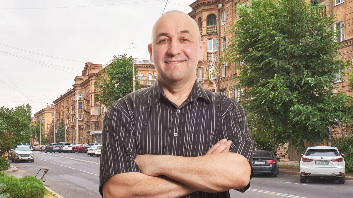 Как мужчина взыскал с управляющей компании 2 млн рублей за камень, который упал на Лексус
