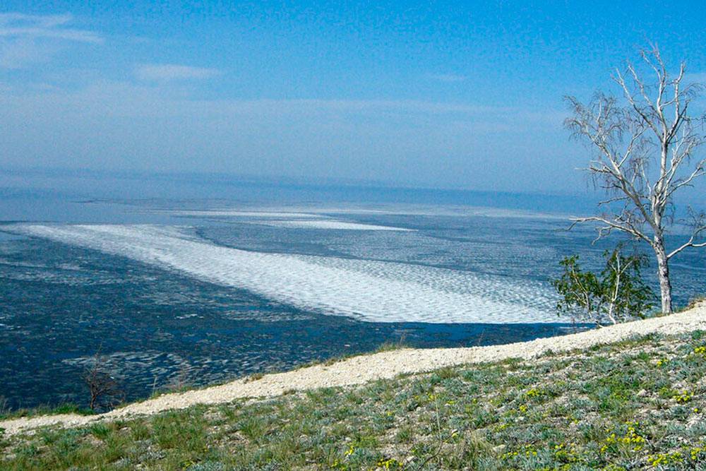 С Молодецкого кургана открывается вид на Куйбышевское водохранилище — или Жигулевское море, как говорят местные. Между прочим, самое большое в Евразии и третье по размерам в мире. Фото: Наталья Козловская