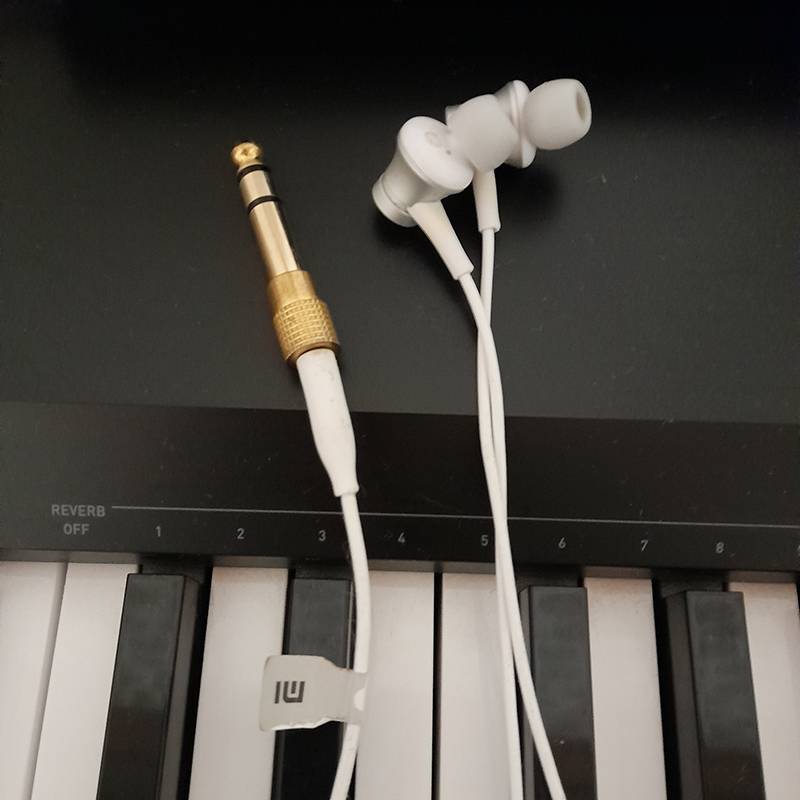 Сколько стоит научиться играть на пианино