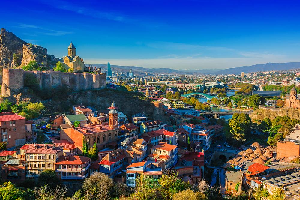Тбилиси — очень солнечный и гостеприимный. Источник: Shutterstock / monticello
