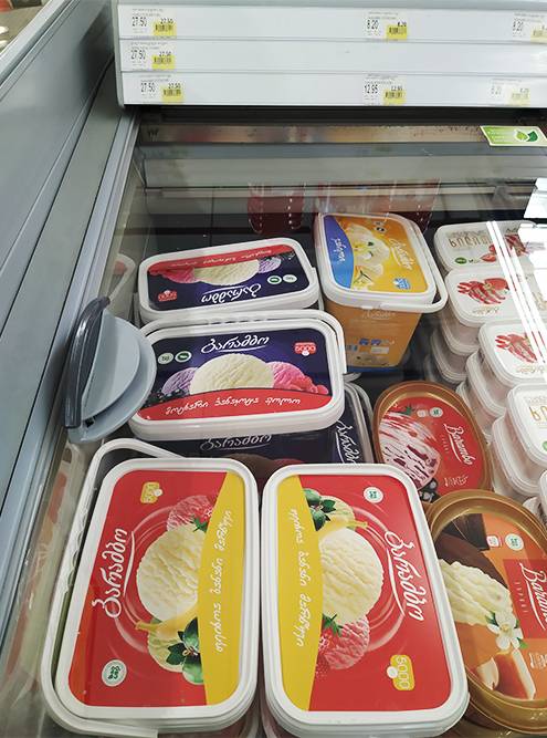 Невероятные порции вкусного мороженого в «Карфуре»: 5 литров за 27,5&nbsp;GEL (651 <span class=ruble>Р</span>)