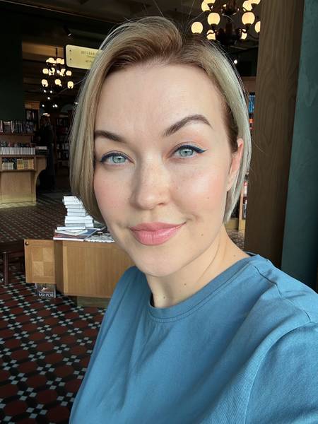 Анна Гладкова