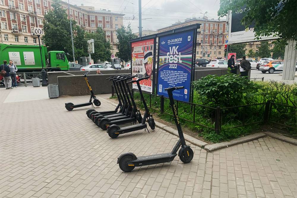 Самокаты около метро «Новочеркасская»