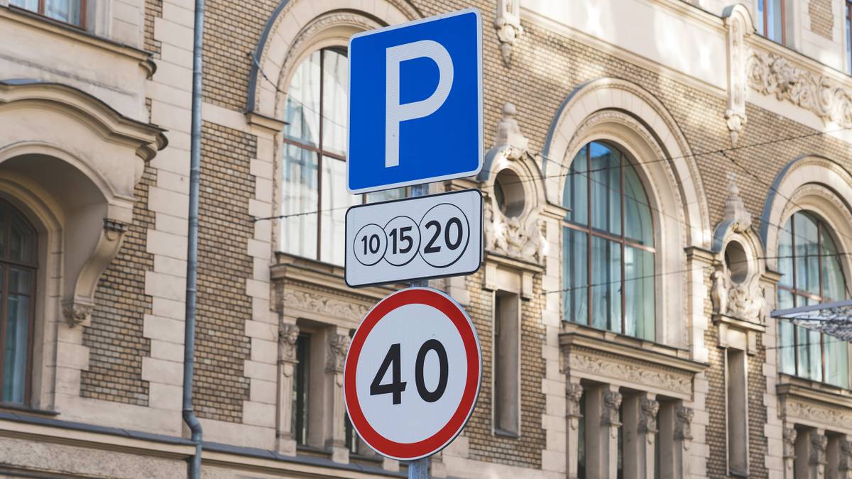 Как пользоваться платными парковками в Москве