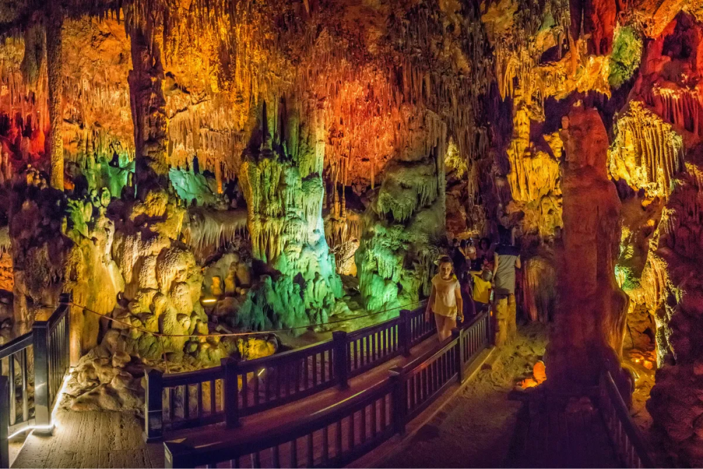 Пещера Дамлаташ. Фото: Baturina Yulia / Shutterstock