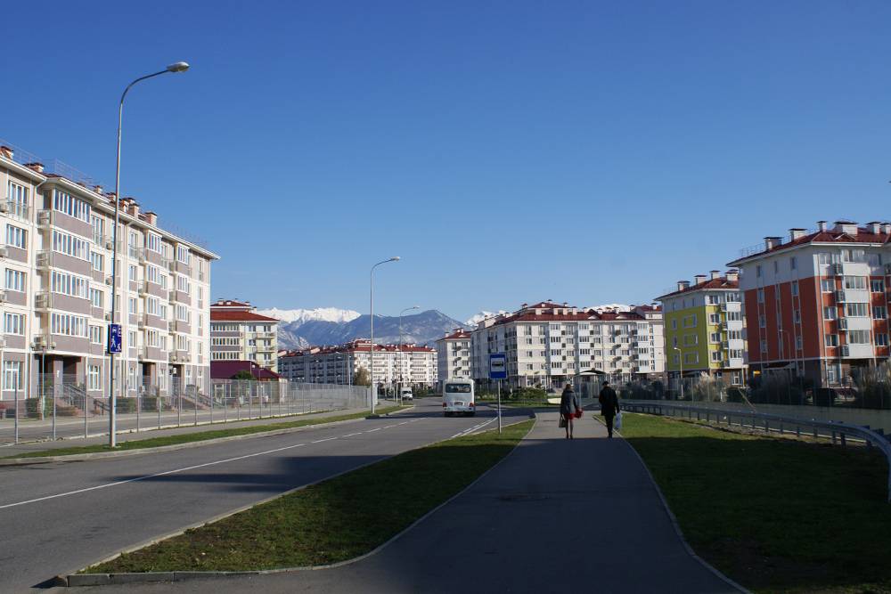Апартаменты в таких комплексах в Адлере стоят 1500—2000 <span class=ruble>Р</span>
