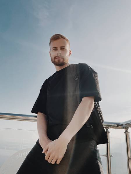 K I