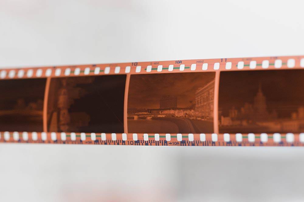 Какой пленочный фотоаппарат выбрать: сколько стоит, на что обращать ...