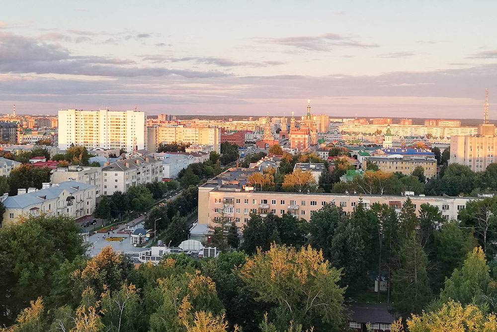 В Йошкар-Оле празднуют свадьбу