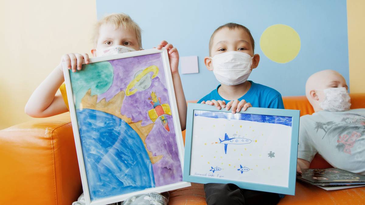 «Теперь мы все вместе, здоровы и дома — это счастье»: 5 историй детей с редкими болезнями