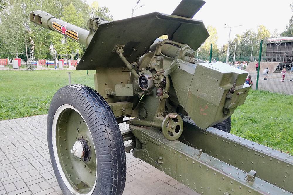 В Йошкар-Оле празднуют свадьбу