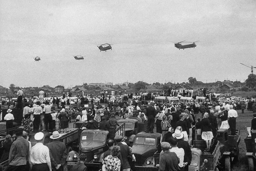 Авиапарады в честь Дня Воздушного флота СССР собирали много зрителей. Источник: Hank Walker / Getty Images