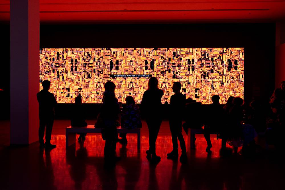 Выставки международной биеннале «Искусство будущего» заняли все семь этажей музея. Источник: artforthefuture.art
